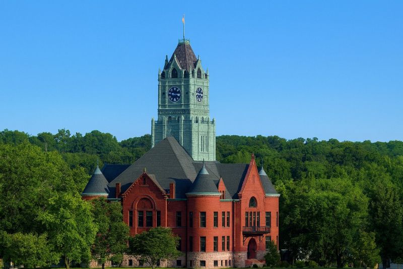 Local Poly Lifting in Clinton, IA